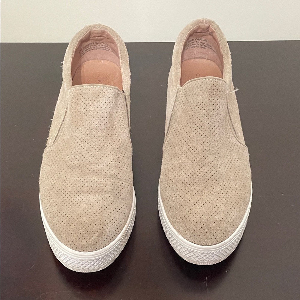 Caslon Women's Suede Wedges - Tan